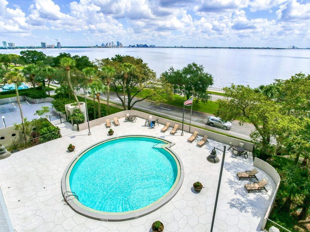 Image 43 of property listing at 4141 BAYSHORE BOULEVARD 505, Tampa, FL 33611