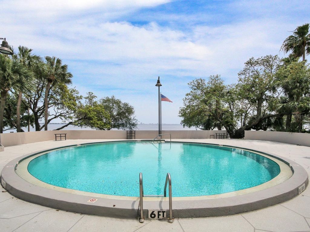 Image 44 of property listing at 4141 BAYSHORE BOULEVARD 505, Tampa, FL 33611