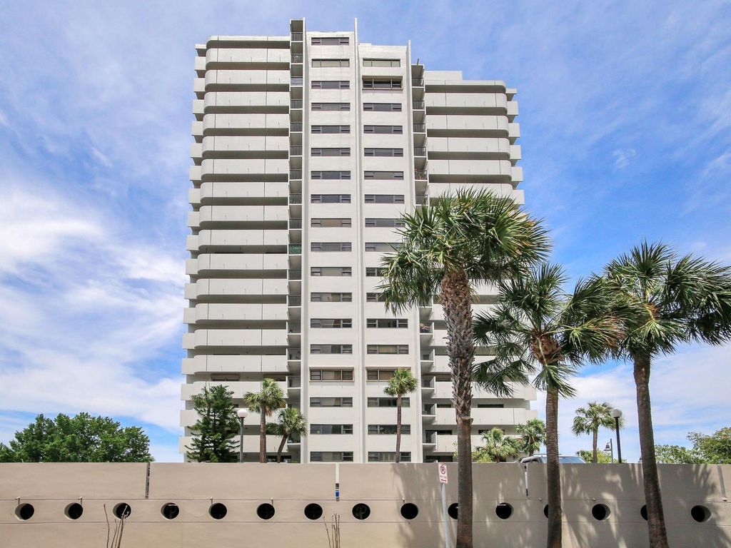 Image 48 of property listing at 4141 BAYSHORE BOULEVARD 505, Tampa, FL 33611