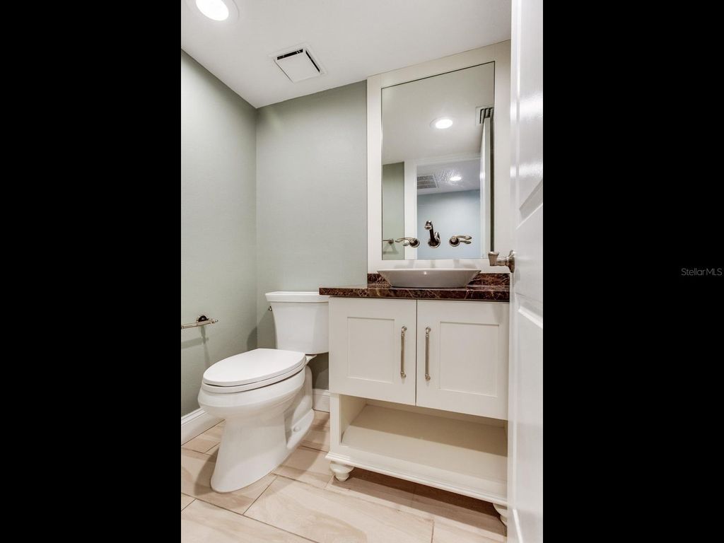 Image 7 of property listing at 4141 BAYSHORE BOULEVARD 505, Tampa, FL 33611