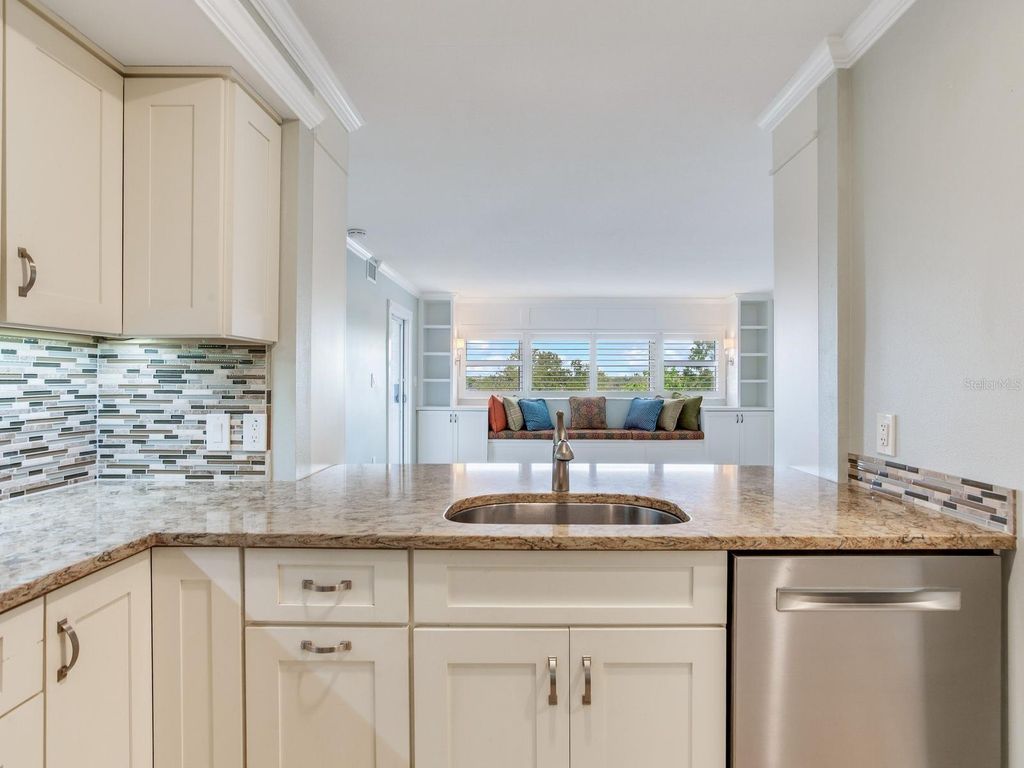 Image 10 of property listing at 4141 BAYSHORE BOULEVARD 505, Tampa, FL 33611