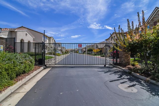 8035 Avanti Dr, El Dorado Hills, CA 95762