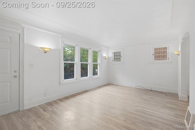 1061 Fort Park Boulevard, Lincoln Park, MI 48146