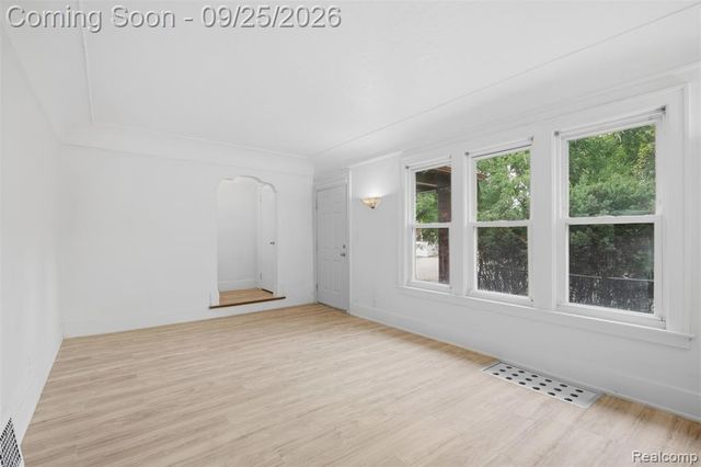 1061 Fort Park Boulevard, Lincoln Park, MI 48146