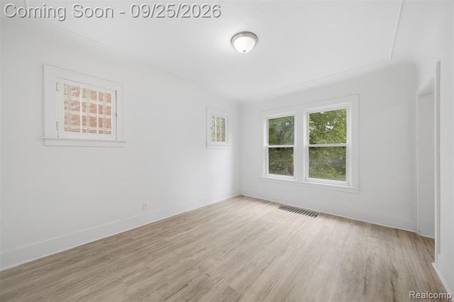 1061 Fort Park Boulevard, Lincoln Park, MI 48146