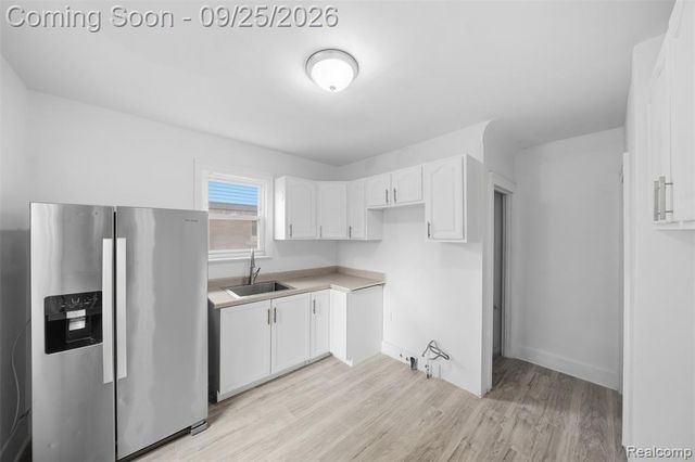1061 Fort Park Boulevard, Lincoln Park, MI 48146