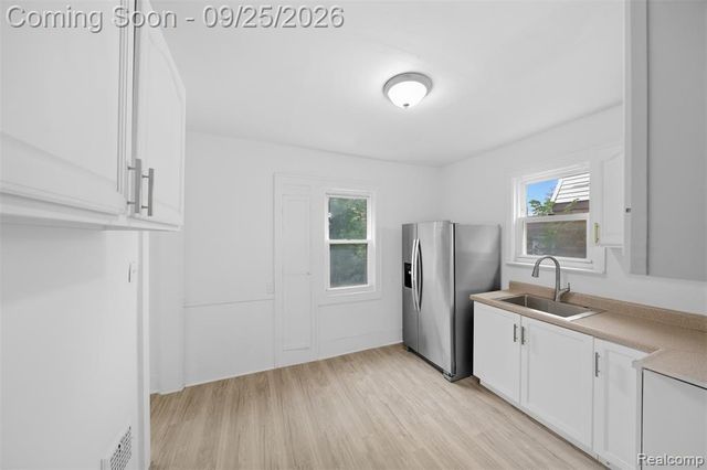 1061 Fort Park Boulevard, Lincoln Park, MI 48146