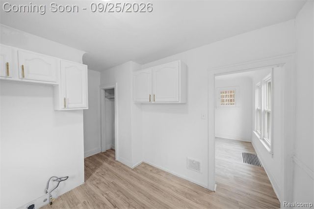 1061 Fort Park Boulevard, Lincoln Park, MI 48146