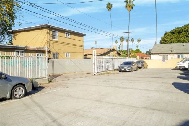 7511 S Broadway, Los Angeles, CA 90003