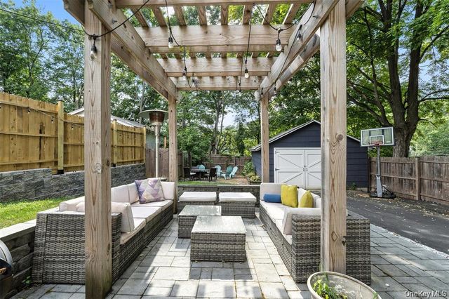 8 W Broadway, Nyack, NY 10960