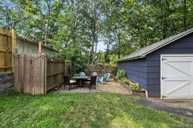 8 W Broadway, Nyack, NY 10960