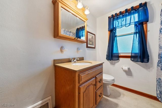 2417 G Street, Lorain, OH 44052