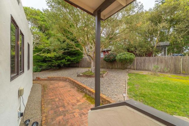 990 Sinex Avenue, Pacific Grove, CA 93950