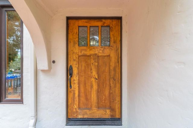 990 Sinex Avenue, Pacific Grove, CA 93950