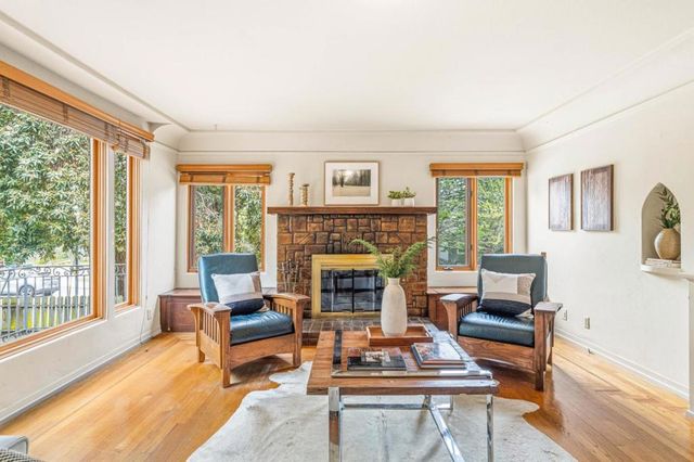 990 Sinex Avenue, Pacific Grove, CA 93950