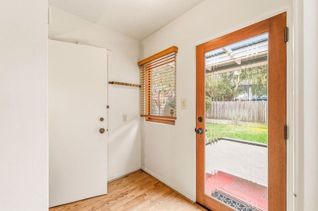 990 Sinex Avenue, Pacific Grove, CA 93950