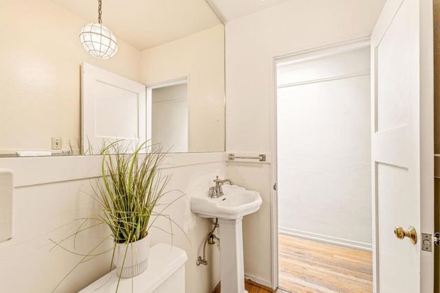 990 Sinex Avenue, Pacific Grove, CA 93950