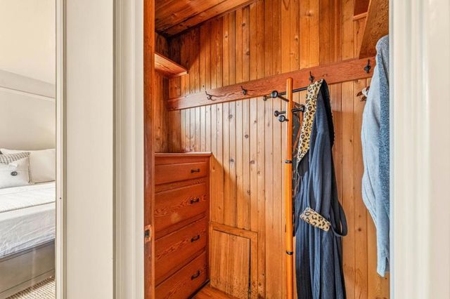 990 Sinex Avenue, Pacific Grove, CA 93950