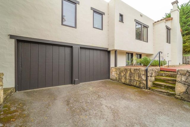 990 Sinex Avenue, Pacific Grove, CA 93950