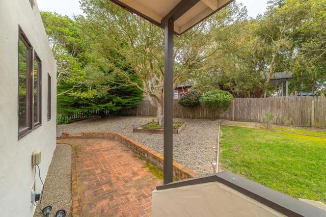 990 Sinex Avenue, Pacific Grove, CA 93950