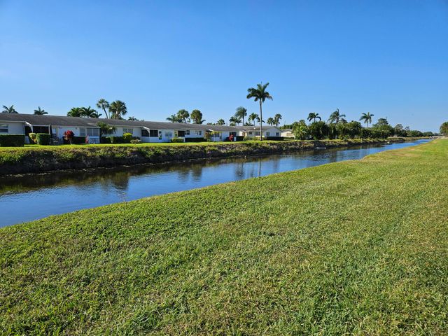 2677 Dudley Drive W G, West Palm Beach, FL 33415