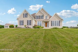 81 N Langmore Lane, Brunswick, NY 12180