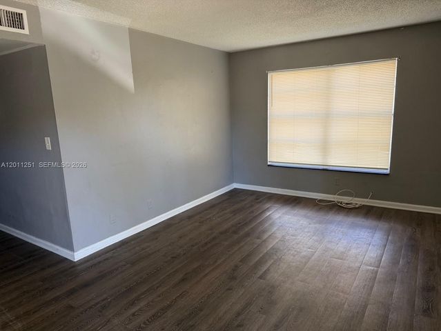 1335 S Dixie Hwy 404, Deerfield Beach, FL 33441