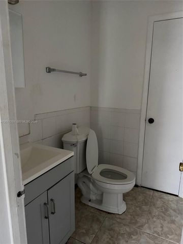 1335 S Dixie Hwy 404, Deerfield Beach, FL 33441
