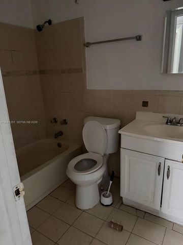 1335 S Dixie Hwy 404, Deerfield Beach, FL 33441