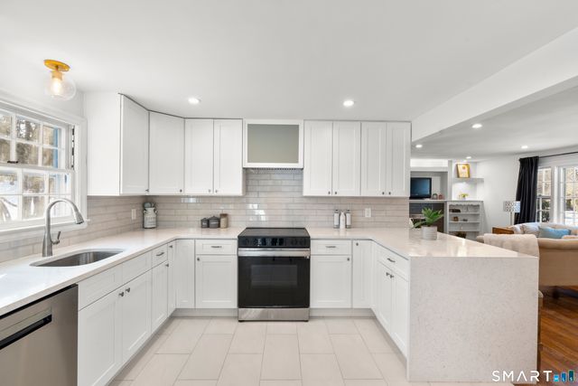 105 Hyde Road, West Hartford, CT 06117