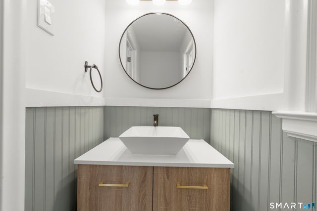 105 Hyde Road, West Hartford, CT 06117