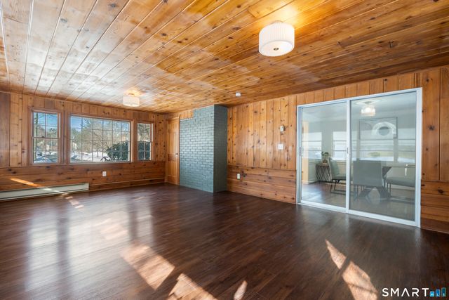 105 Hyde Road, West Hartford, CT 06117