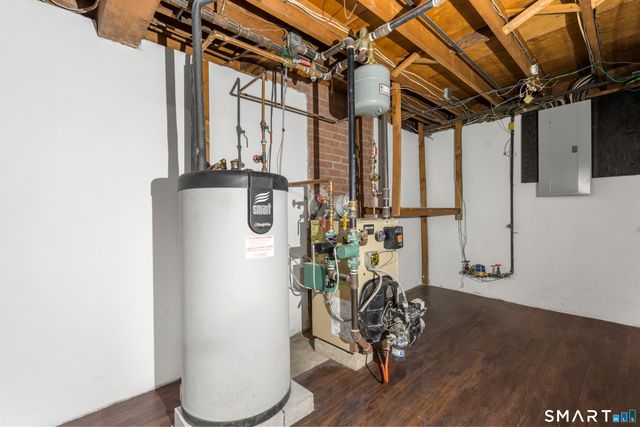 105 Hyde Road, West Hartford, CT 06117