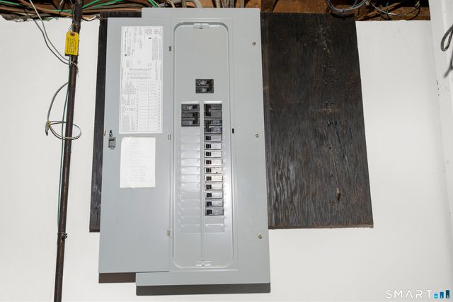 105 Hyde Road, West Hartford, CT 06117