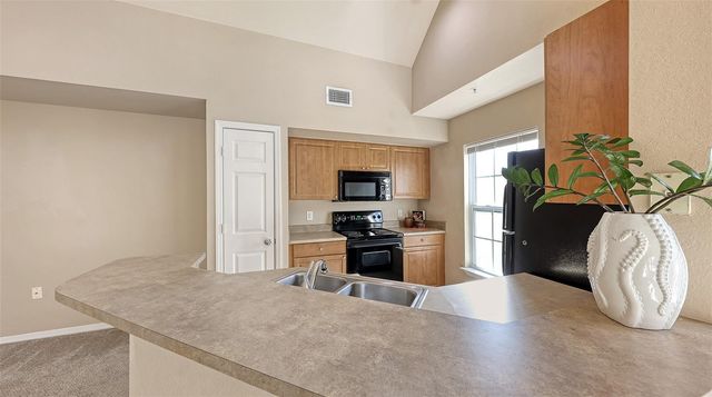 5520 ROSEHILL ROAD 203, Sarasota, FL 34233