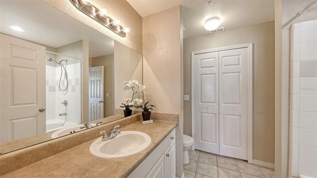 5520 ROSEHILL ROAD 203, Sarasota, FL 34233