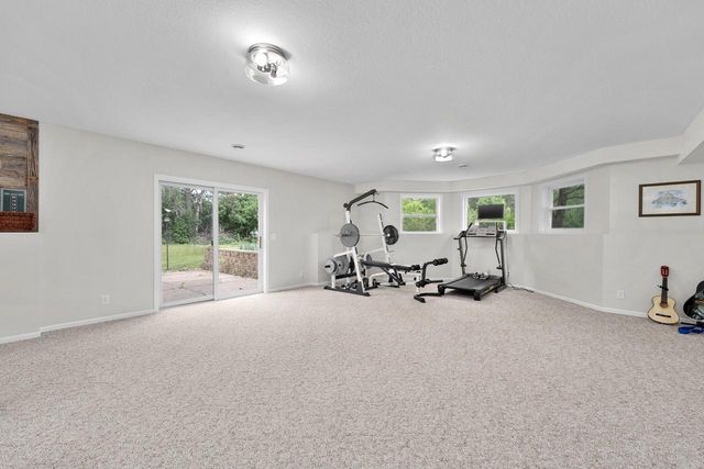 S6090 Deer Park PLACE, Eau Claire, WI 54701