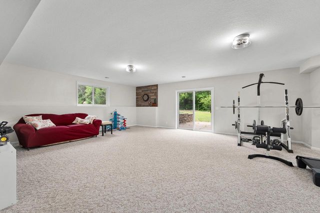 S6090 Deer Park PLACE, Eau Claire, WI 54701