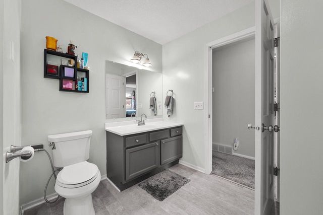 S6090 Deer Park PLACE, Eau Claire, WI 54701