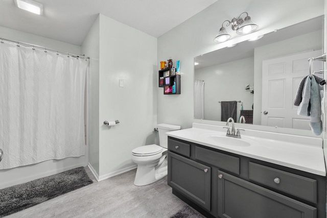 S6090 Deer Park PLACE, Eau Claire, WI 54701