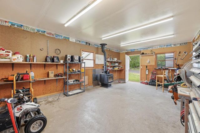 S6090 Deer Park PLACE, Eau Claire, WI 54701