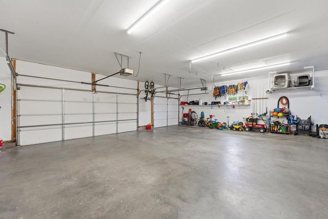 S6090 Deer Park PLACE, Eau Claire, WI 54701