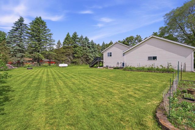 S6090 Deer Park PLACE, Eau Claire, WI 54701
