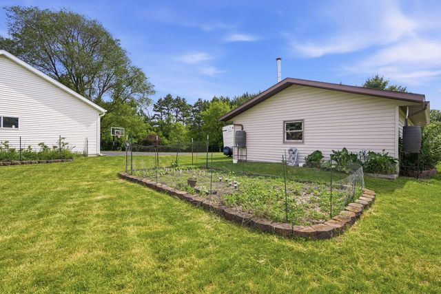 S6090 Deer Park PLACE, Eau Claire, WI 54701