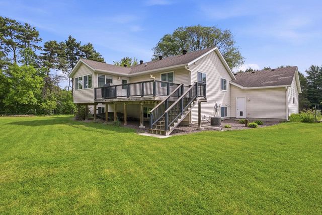 S6090 Deer Park PLACE, Eau Claire, WI 54701