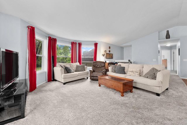 S6090 Deer Park PLACE, Eau Claire, WI 54701
