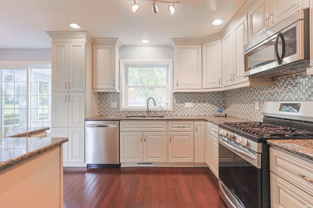 16322 Barryknoll Way, Granger, IN 46530