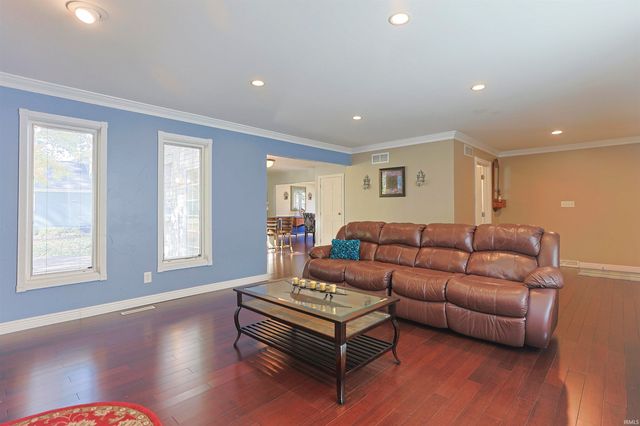 16322 Barryknoll Way, Granger, IN 46530