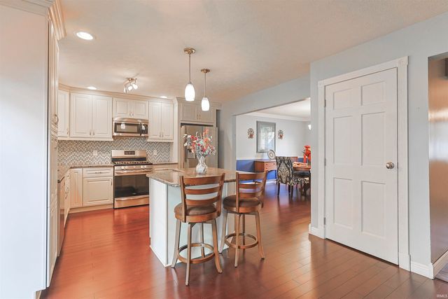 16322 Barryknoll Way, Granger, IN 46530