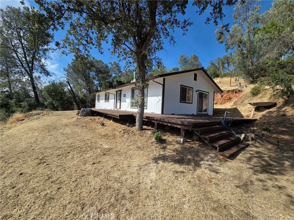 Image 4 of property listing at 116 Lost Horizon Drive, Oroville, CA 95966